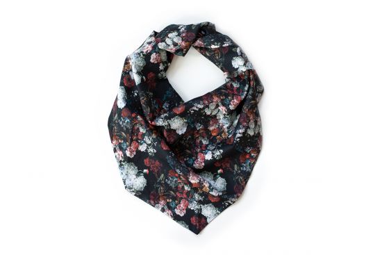 Chusta Roses Scarf