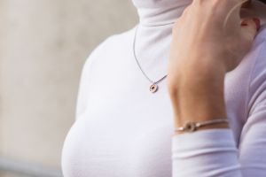 Red Bracelet Circle