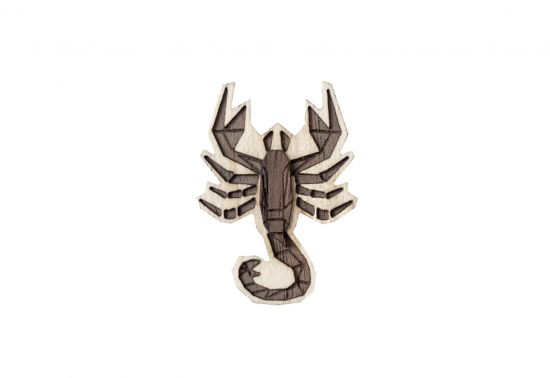 Drewniana broszka Scorpius Brooch