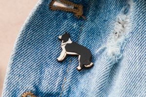 Drewniana broszka Walking Collie Brooch