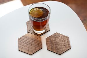 Drewniana podkładka	Apis Coasters