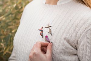 Dreweniana broszka Purple Cutebird Brooch