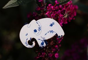 Broszka Słoń z porcelany