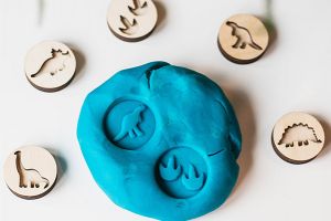 Drewniany stempel do modeliny - Dino