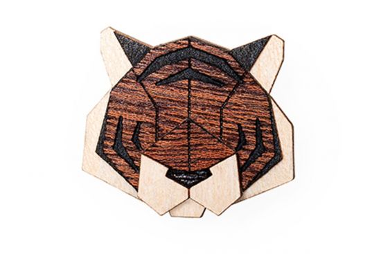 Drewniana broszka Tiger Brooch