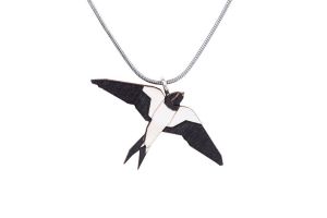 Drewniany wisiorek Swallow Pendant