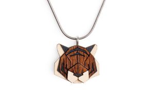 Drewniany wisorek Tiger Pendant