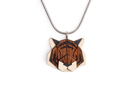 Drewniany wisorek Tiger Pendant