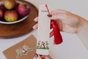 Drewniana zakładka do książki Lisica chrzestna – Josef Lada ©