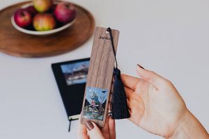 Drewniana zakładka do książki Wodnik – Josef Lada ©