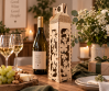 Drewniane opakowanie na wino z czterolistną koniczyną